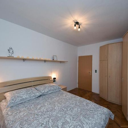 Family Apartment Sara 扎达尔 外观 照片