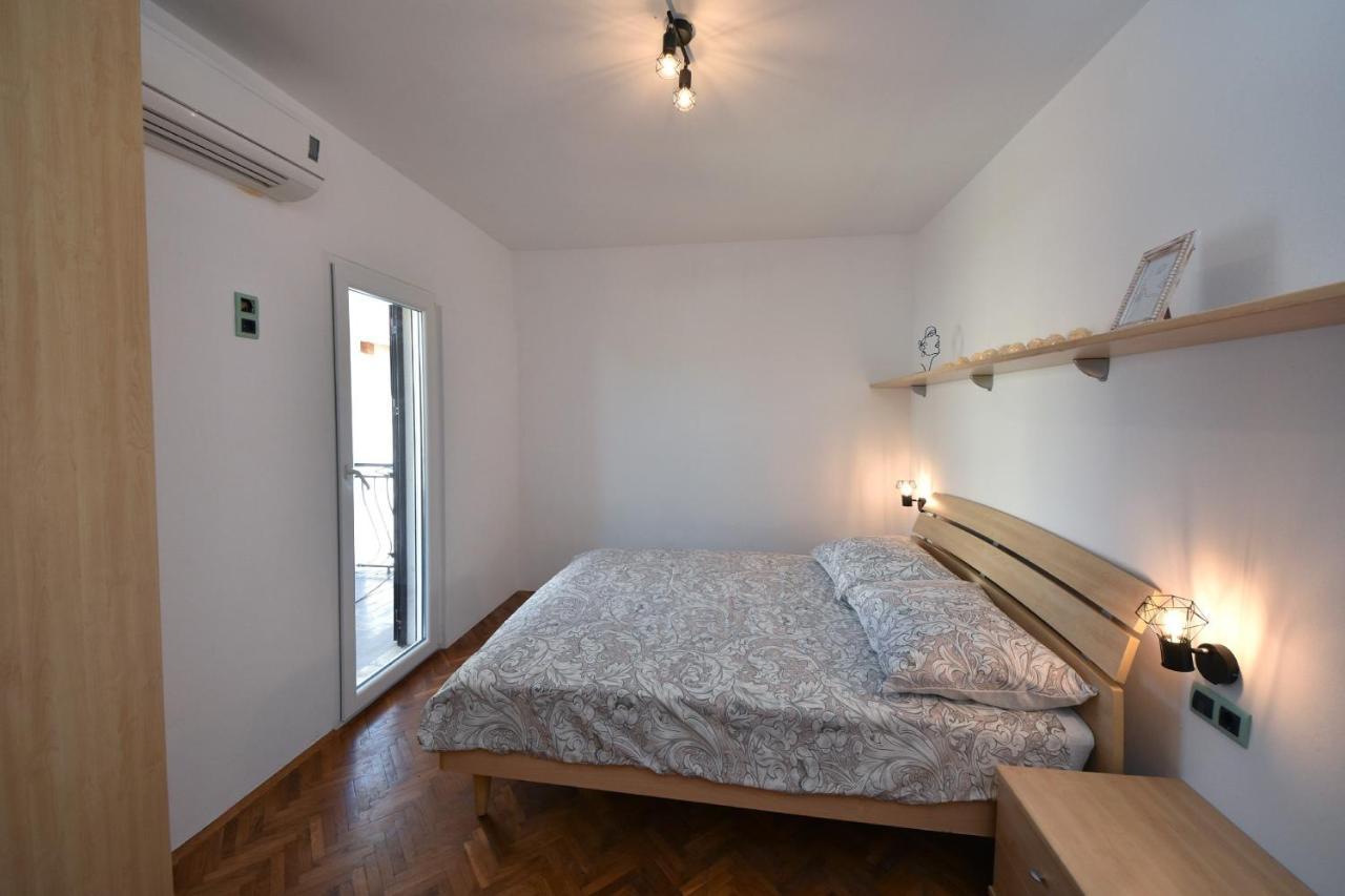 Family Apartment Sara 扎达尔 外观 照片