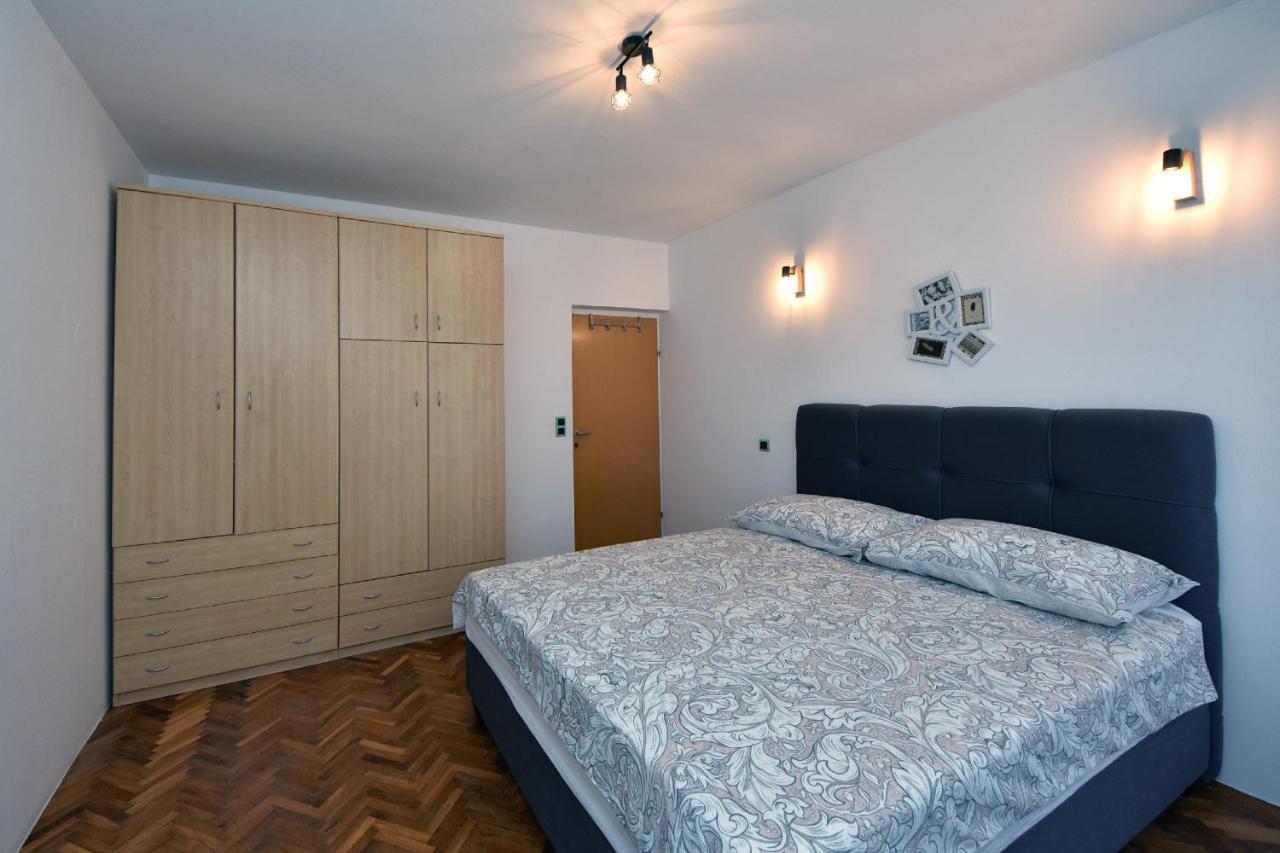 Family Apartment Sara 扎达尔 外观 照片
