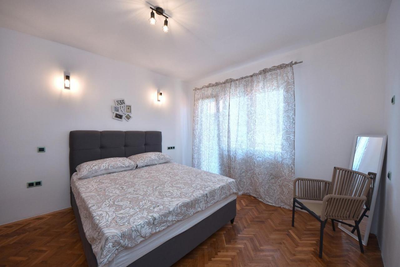 Family Apartment Sara 扎达尔 外观 照片
